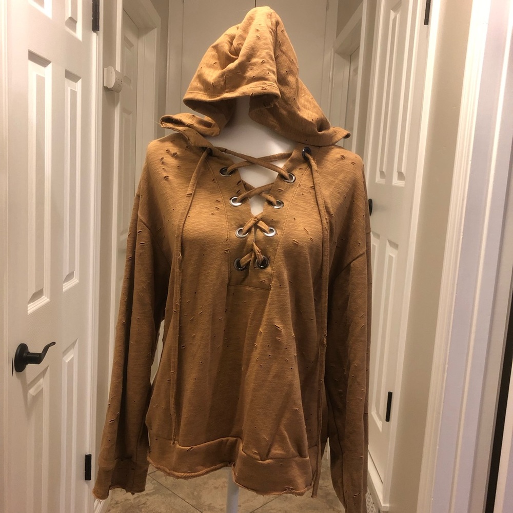 Long sleeve hoodie with distressed detaining sizeL